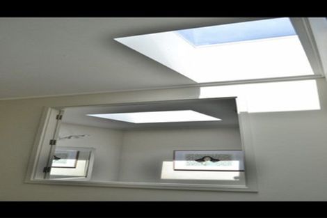 Photo of property in 17 Kent Terrace - Kent Apartments, 7c/16 Kent Terrace, Mount Victoria, Wellington, 6011