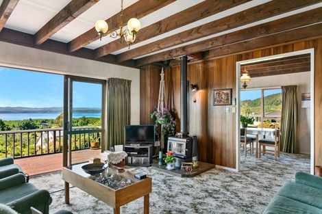Photo of property in 90 Wakeman Road, Acacia Bay, Taupo, 3330