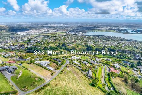 Photo of property in 343 Mount Pleasant Road, Mount Pleasant, Christchurch, 8081