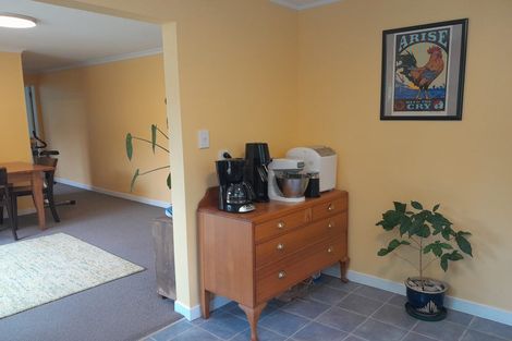 Photo of property in 12 Cheshire Street, Wilton, Wellington, 6012