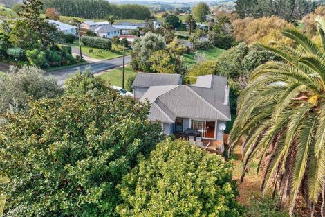 Photo of property in 17 Bickerstaffe Road, Maungaturoto, 0520