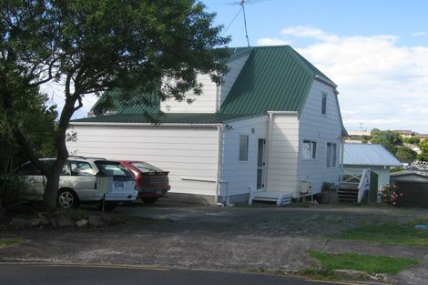 Photo of property in 1/21 Kitewao Street, Northcote, Auckland, 0627