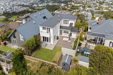 Photo of property in 52 Karepa Street, Brooklyn, Wellington, 6021