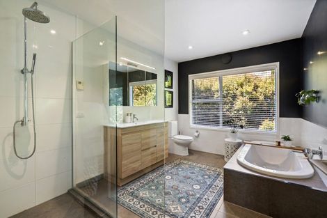 Photo of property in 32a Palmerston Road, Birkenhead, Auckland, 0626