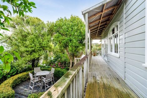 Photo of property in 35 Belt Road, Moturoa, New Plymouth, 4310