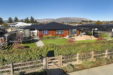 Photo of property in 73 Frye Crescent, Albert Town, Wanaka, 9305