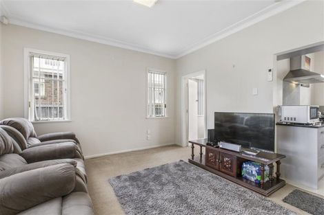 Photo of property in 102 Wallace Road, Papatoetoe, Auckland, 2025