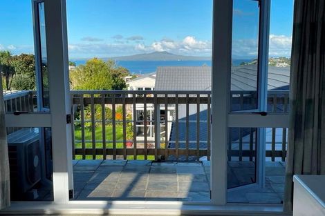 Photo of property in 1/5 Folkestone Street, Murrays Bay, Auckland, 0630