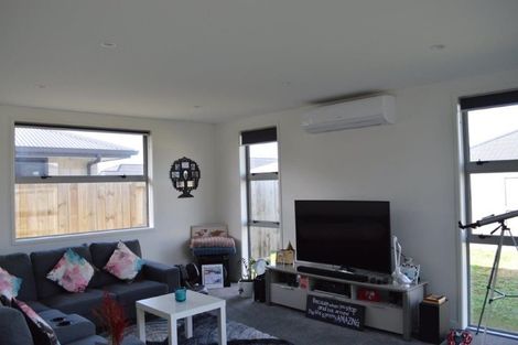 Photo of property in 15 Furlong Road, Papamoa, 3118