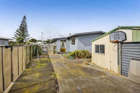 Photo of property in 22 Hickey Place, Opunake, 4616