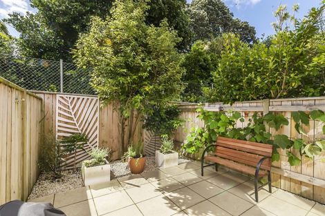 Photo of property in Nouvo Apartments, 8/21 Rugby Street, Mount Cook, Wellington, 6021