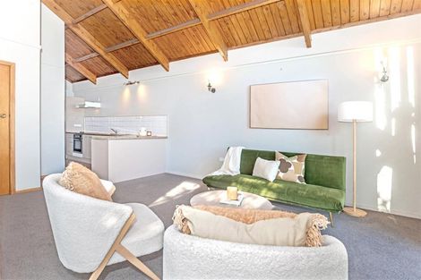 Photo of property in 28 De Lautour Road, Inner Kaiti, Gisborne, 4010