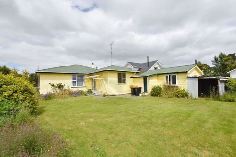 Photo of property in 10 Bridge Street, Tuatapere, 9620