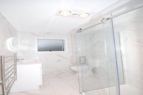 Photo of property in 2/19 Fortunes Road, Half Moon Bay, Auckland, 2012