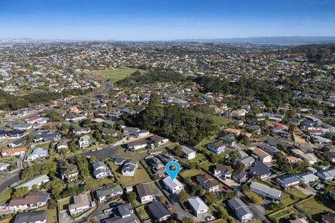 Photo of property in 2/26 Barbados Drive, Unsworth Heights, Auckland, 0632