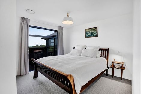 Photo of property in 956 Richmond Road, Lepperton, New Plymouth, 4373