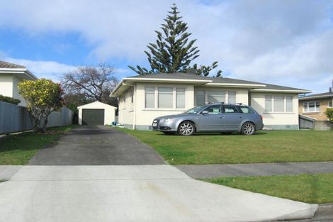 Photo of property in 16 Newhaven Place, Roslyn, Palmerston North, 4414