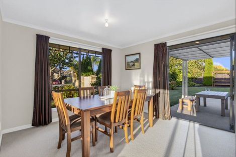 Photo of property in 2 Cooper Crescent, Cambridge, 3434