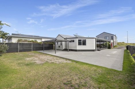 Photo of property in 824b Papamoa Beach Road, Papamoa Beach, Papamoa, 3118