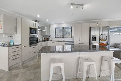 Photo of property in 17 Pukekohatu Street, Waitara, 4320