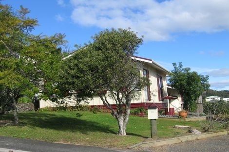 Photo of property in 15 Tui Grove, Paihia, 0200