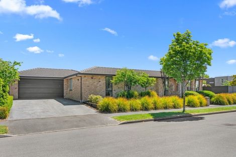 Photo of property in 17 Sovereign Gardens, Halswell, Christchurch, 8025