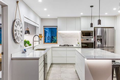 Photo of property in 2 Navigation Drive, Whitby, Porirua, 5024