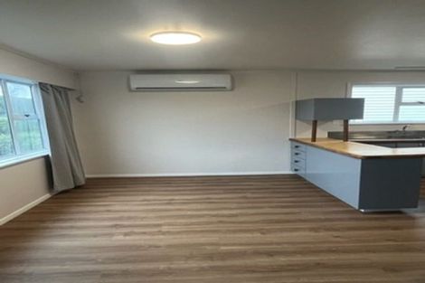 Photo of property in 44 Redwood Avenue, Tawa, Wellington, 5028