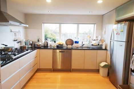 Photo of property in 114a Lake Road, Northcote, Auckland, 0627