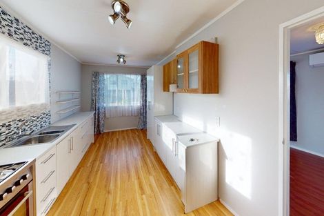 Photo of property in 17 Tainui Street, Castlecliff, Whanganui, 4501