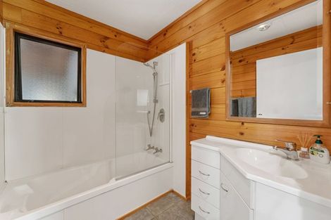 Photo of property in 202 Whangamata Road, Kinloch, Taupo, 3377