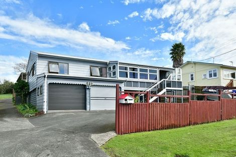 Photo of property in 1/928 Whangaparaoa Road, Manly, Whangaparaoa, 0930