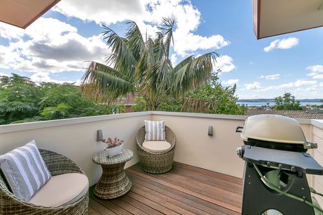 Photo of property in 12 Marlin Street, West Harbour, Auckland, 0618