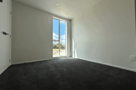 Photo of property in 24 Ramwall Place, Weymouth, Auckland, 2103