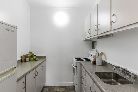 Photo of property in Hobson Court Flats, 76/70 Hobson Street, Thorndon, Wellington, 6011