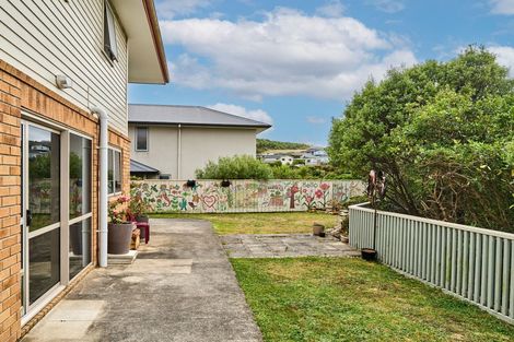 Photo of property in 31 Sumner Terrace, Aotea, Porirua, 5024