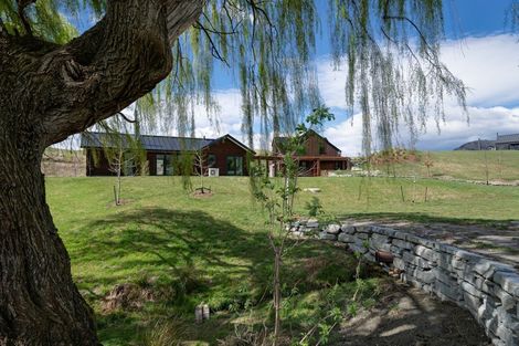 Photo of property in 82 Threepwood Road, Lake Hayes, Queenstown, 9371