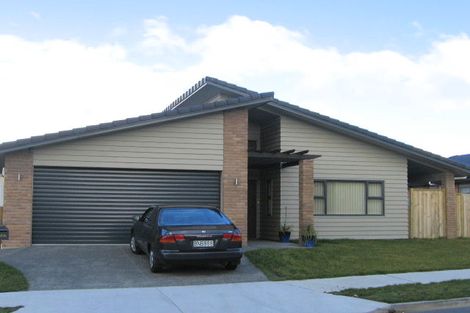 Photo of property in 10 Speyside Crescent, Flat Bush, Auckland, 2016