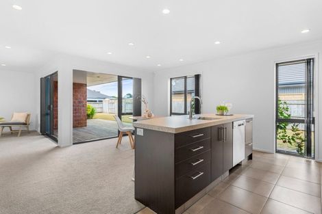 Photo of property in 20 Kowi Lakes Drive, One Tree Point, 0118