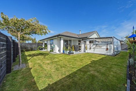 Photo of property in 21 Shillingford Boulevard, Rolleston, 7615