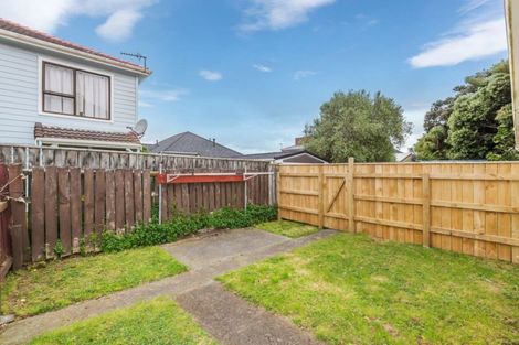Photo of property in 10/171 Queens Drive, Lyall Bay, Wellington, 6022