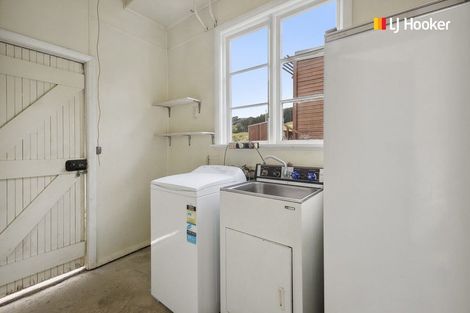 Photo of property in 9 Featherston Street, Macandrew Bay, Dunedin, 9014