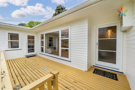 Photo of property in 385 Stokes Valley Road, Stokes Valley, Lower Hutt, 5019