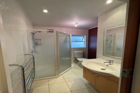 Photo of property in 11 Kathleen Street, Totara Vale, Auckland, 0627