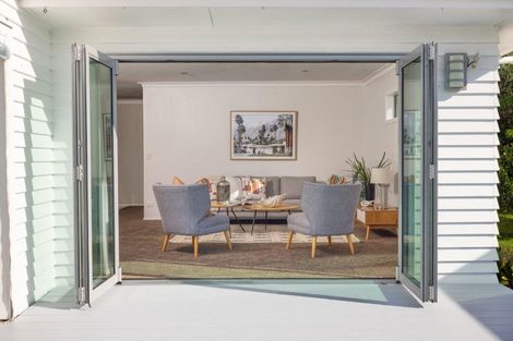 Photo of property in 202 Ranginui Road, Welcome Bay, Tauranga, 3175