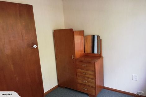 Photo of property in 75 Pahiatua Street, Hokowhitu, Palmerston North, 4410