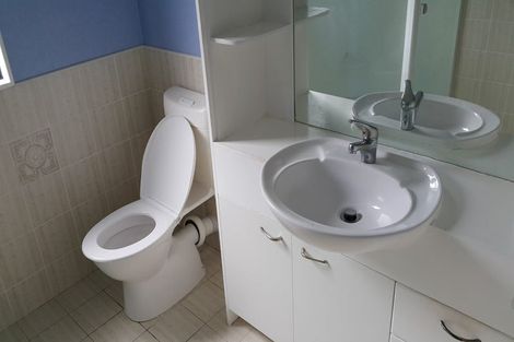 Photo of property in 43 Ribbonwood Crescent, Goodwood Heights, Auckland, 2105