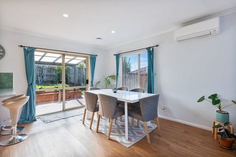 Photo of property in 13 Westglen Place, Ranui, Auckland, 0612