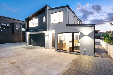 Photo of property in 18b The Esplanade, Eastern Beach, Auckland, 2012
