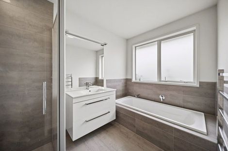 Photo of property in 127 Mcrobbie Road, Kingseat, Papakura, 2580